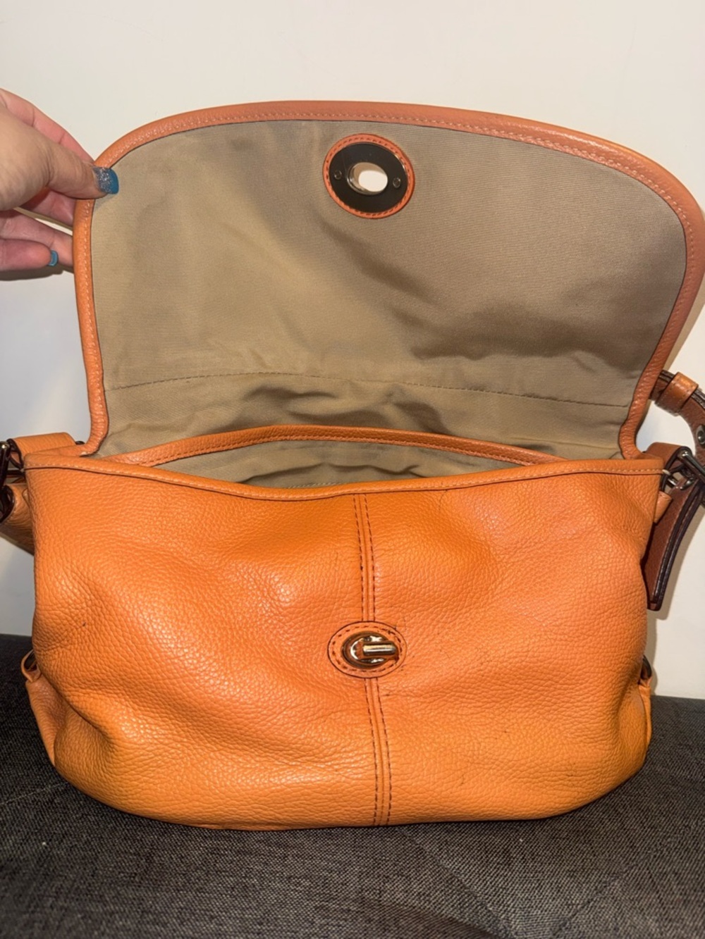 Coach Legacy Vintage Camel Turn Lock Saddle Shoulder Bag - Picture 9 of 12